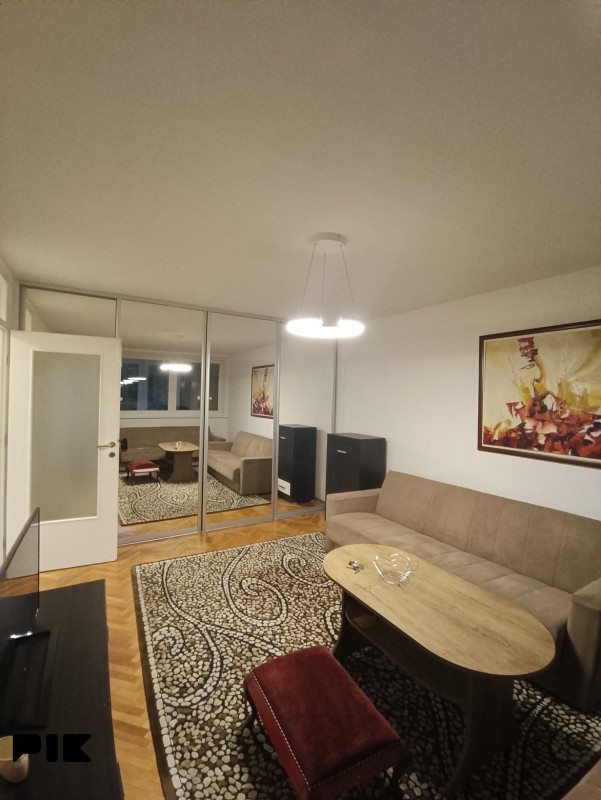 Izdajem renoviran i opremljen stan 40m2, Kosevsko Brdo 4