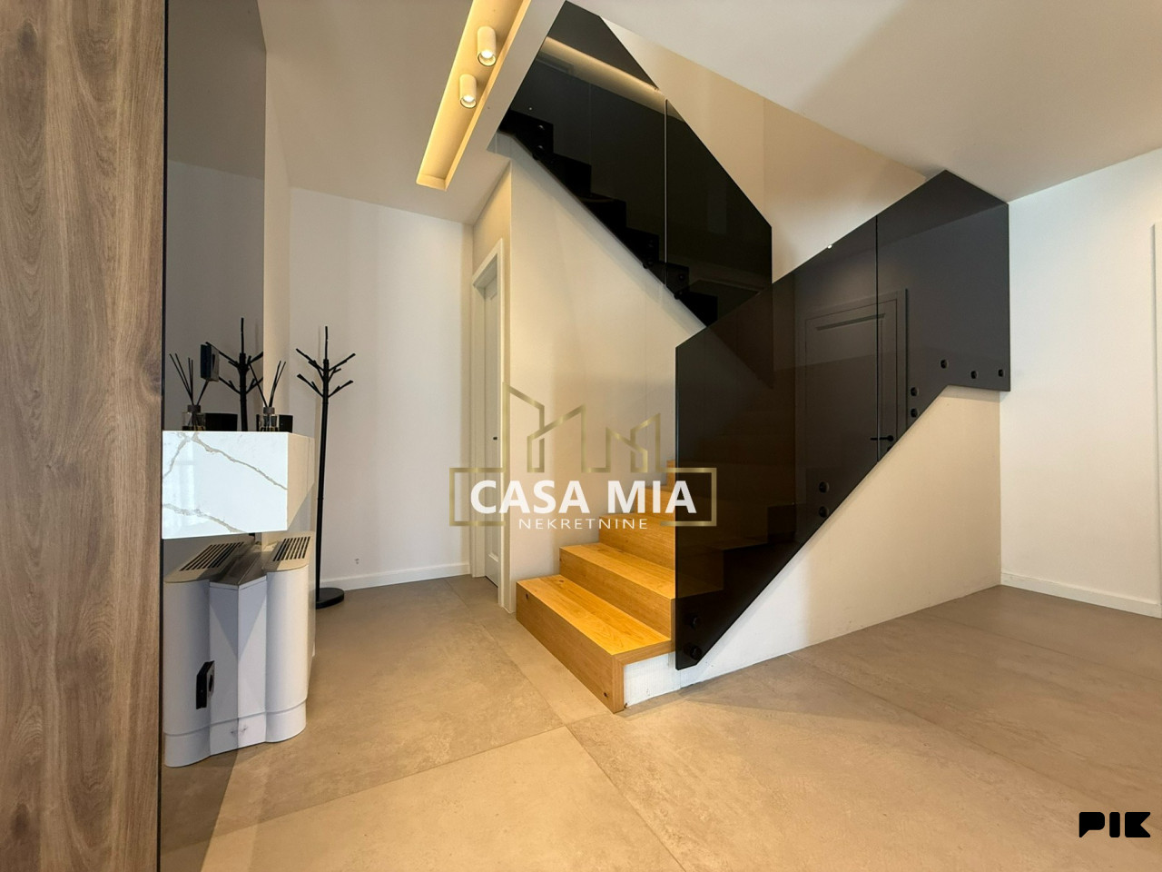 CASA MIA / Luksuzna kuća sa bazenom / 234m2 / Ilidža 14
