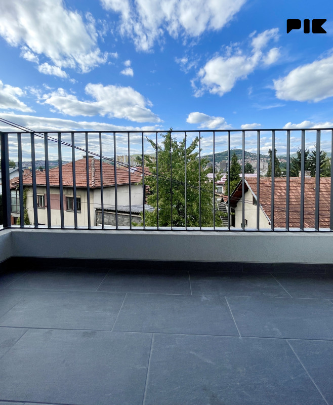 Delux dvoetažni stan 85 m2 Grbavica Vraca, bašta i parking 14