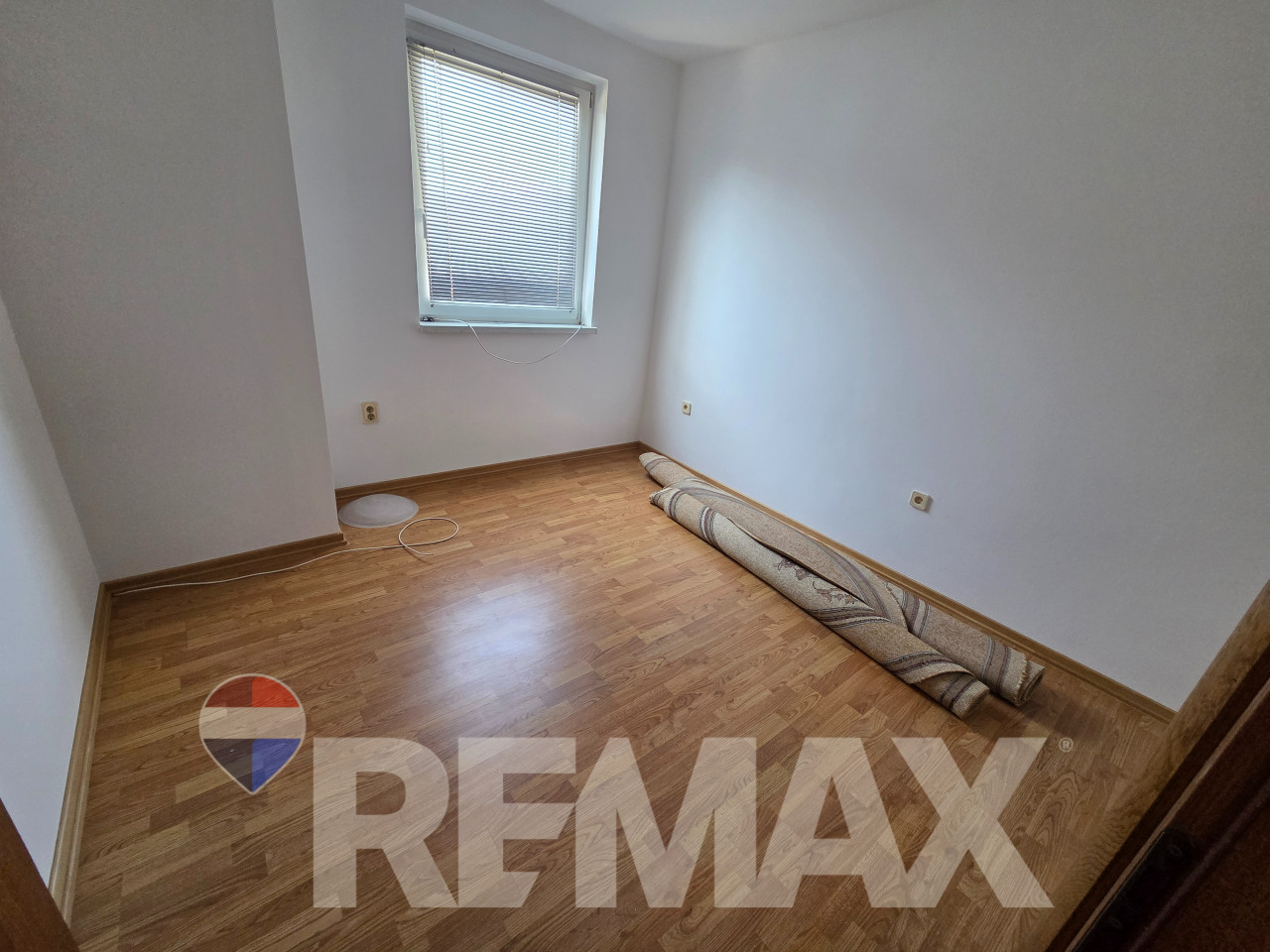 Stambeno-poslovni objekat Gradiška,3 etaže,parking, 2km od centra 11