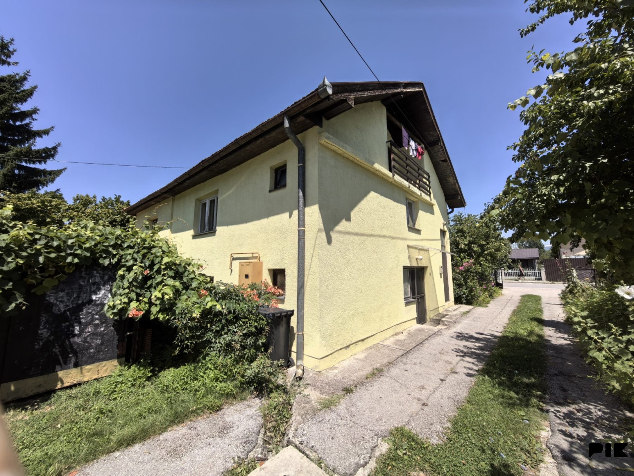 Dvije kuce na parceli 2208m2 | Ilidza | Kasindolska | 2