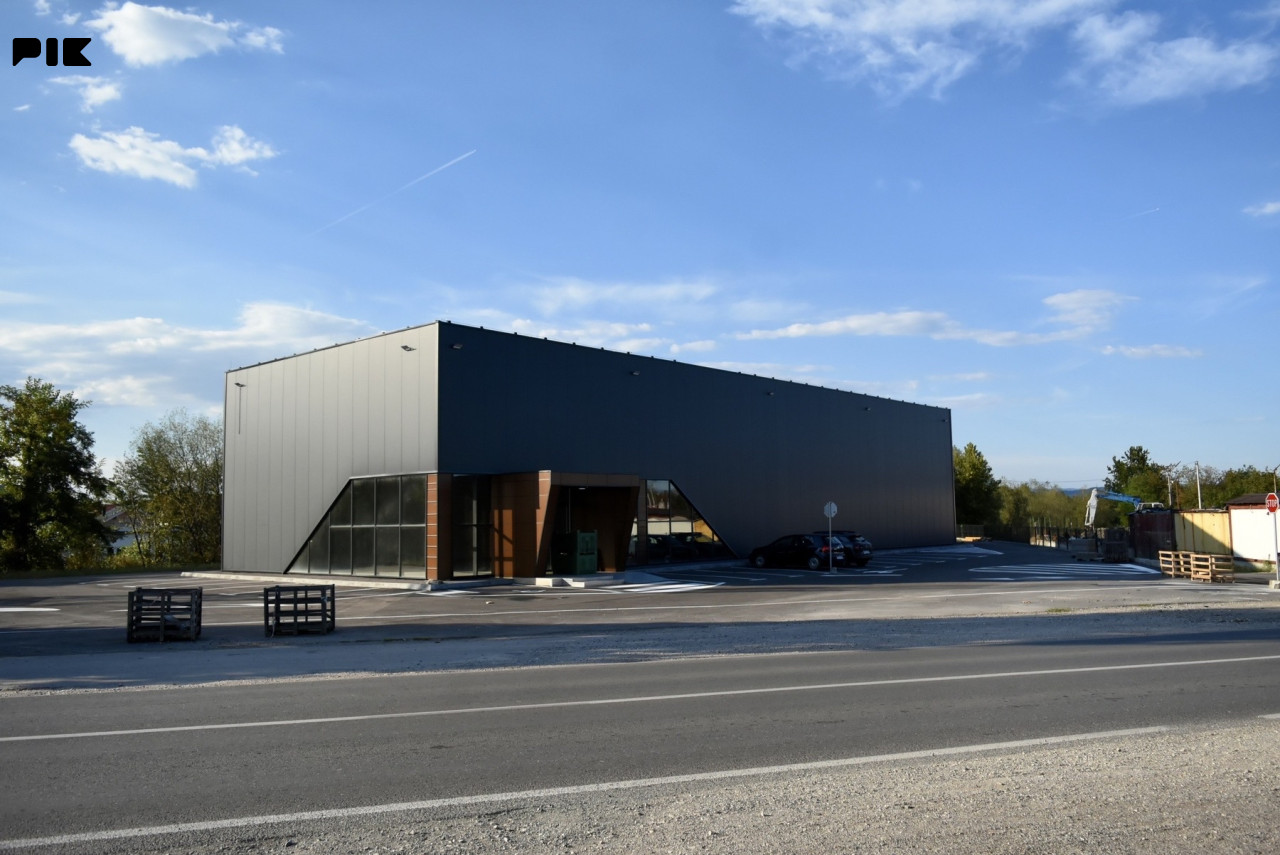 Poslovni prostor Hala Živinice Križaljka 4