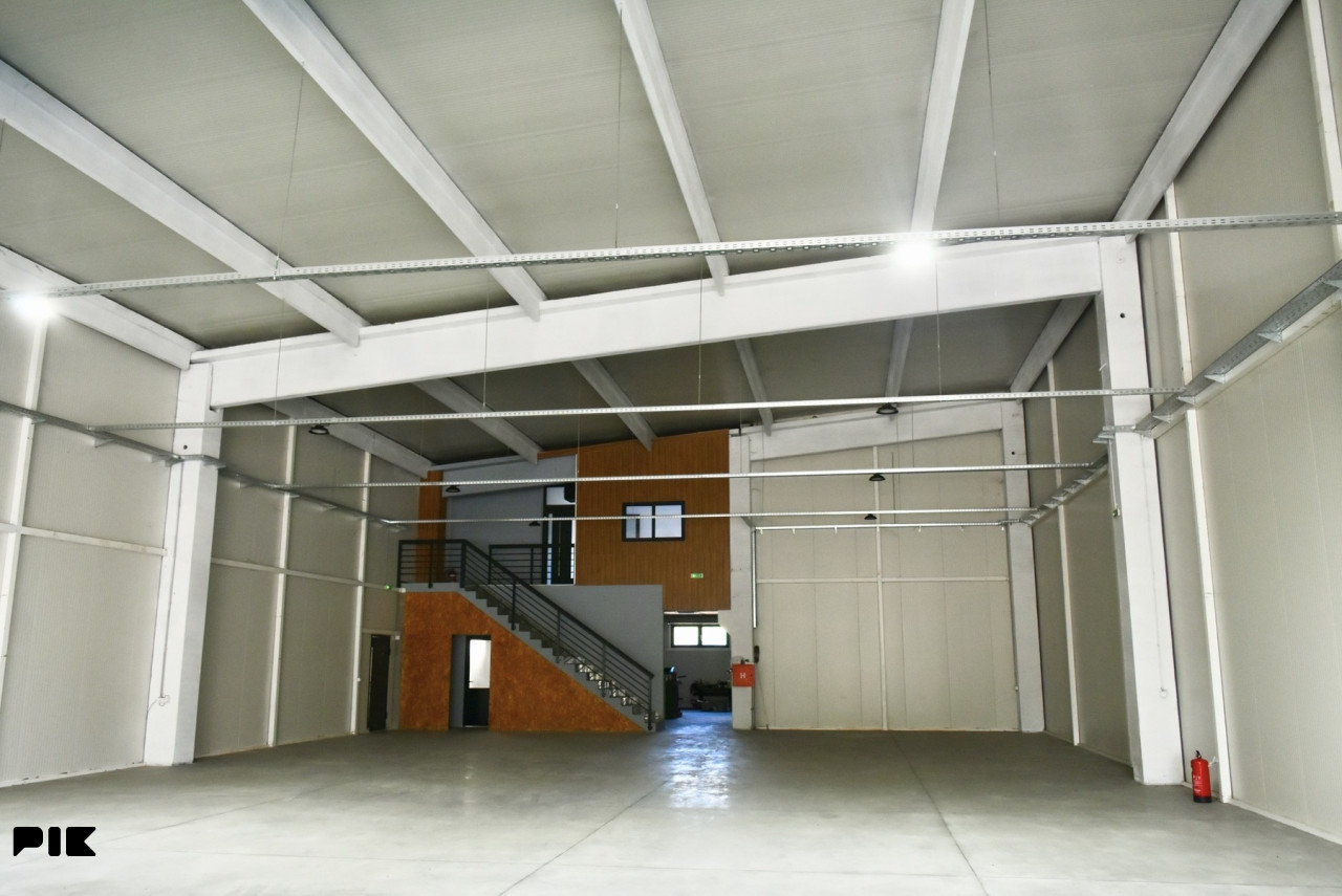 Poslovni prostor Hala Živinice Križaljka 13