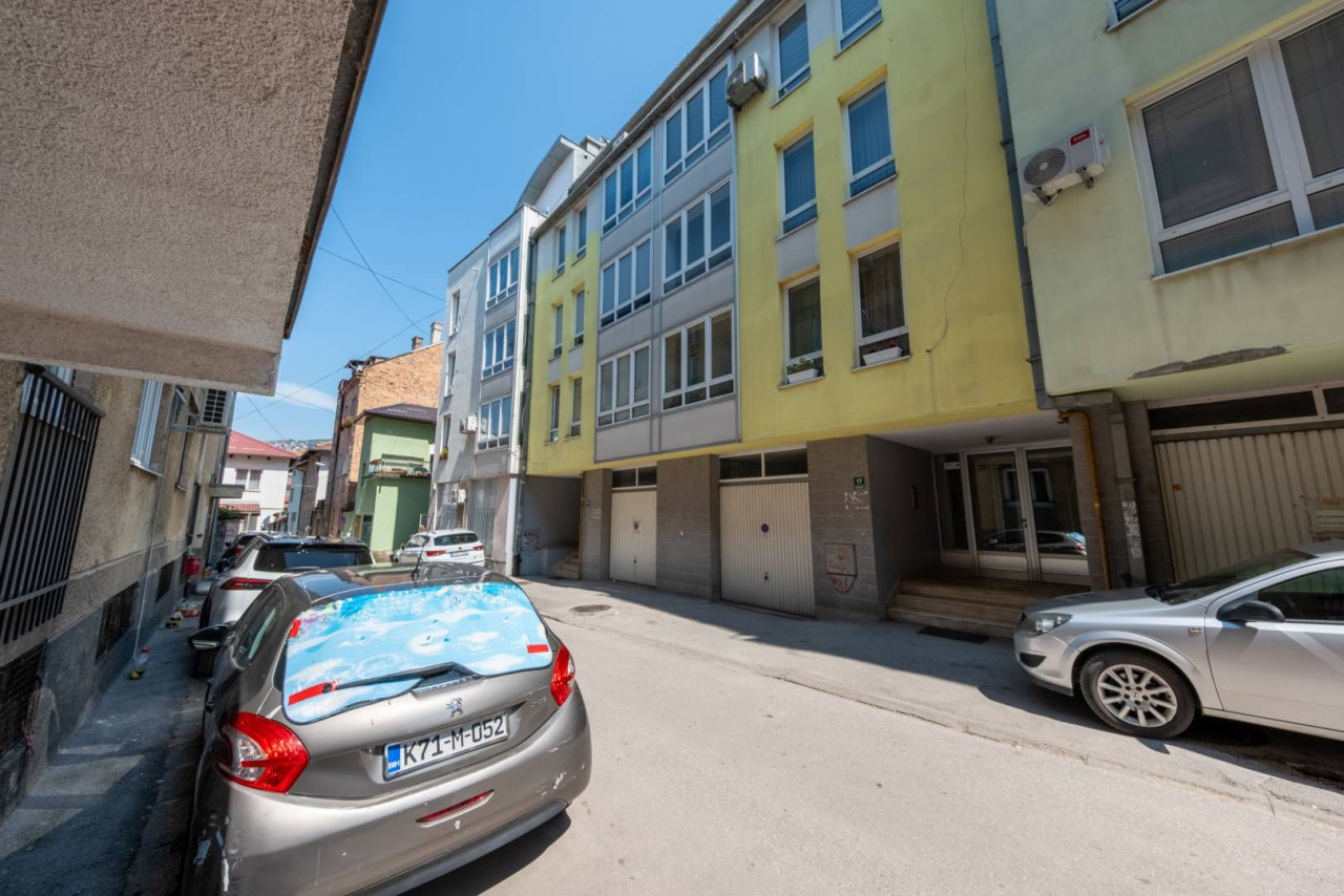 Prodaja stan u Starom Gradu sa dvije spavaće sobe
