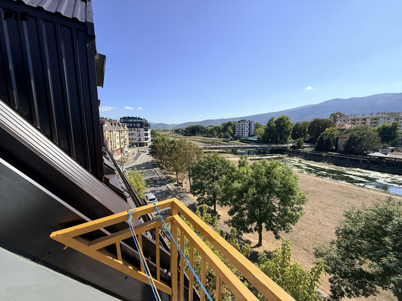 INVESTO - PRODAJE SE TROSOBAN STAN 82m2 ILIDŽA SARAJEVO 25