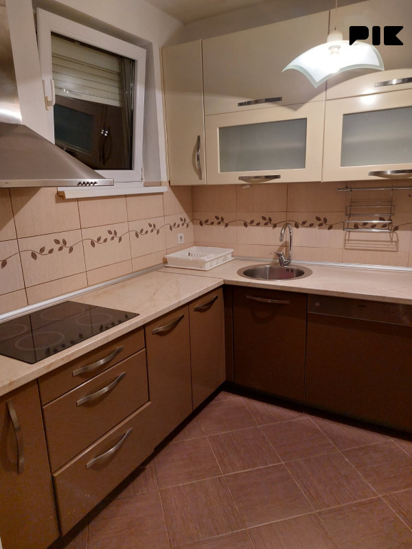 Stanovi i apartmani Banja Luka 70m2 3