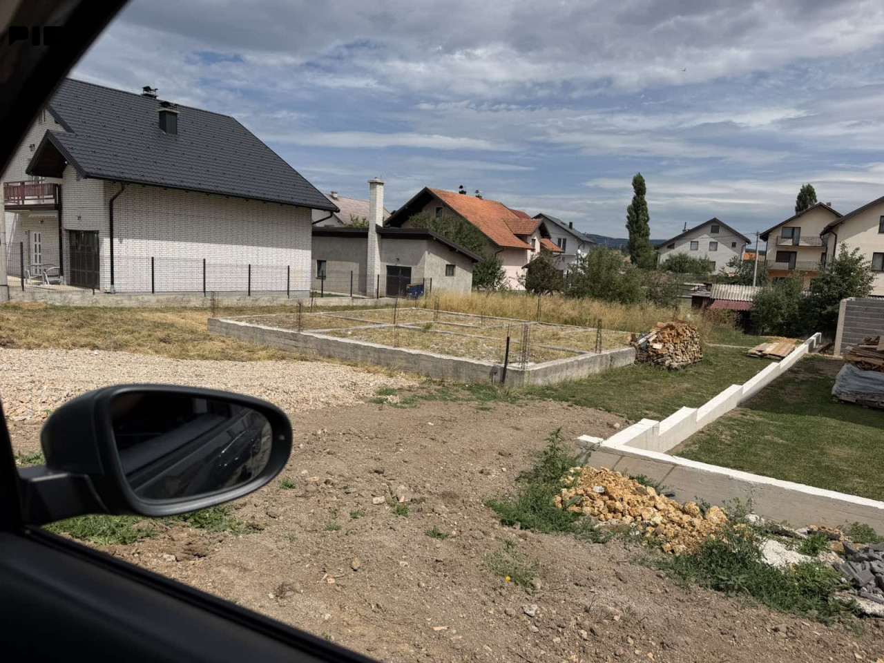 SOKOLAC PLAC ZEMLJIŠTE SA GRAĐEVINSKOM DOZVOLOM I TEMELJ 535m2 2