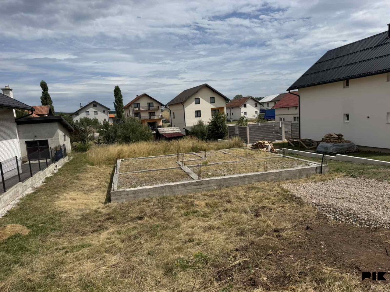 SOKOLAC PLAC ZEMLJIŠTE SA GRAĐEVINSKOM DOZVOLOM I TEMELJ 535m2 4