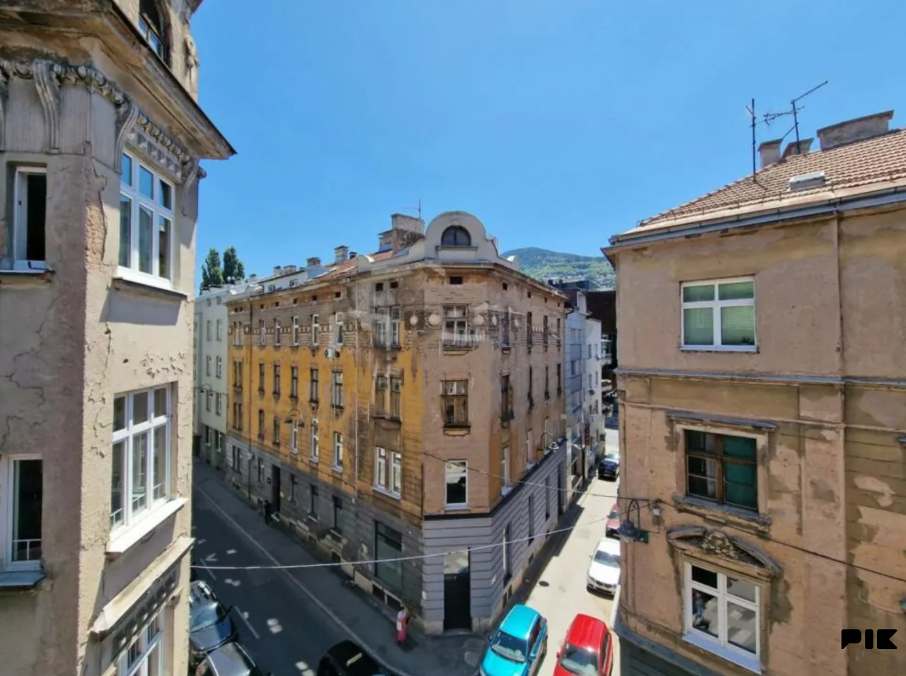 TOP LOKACIJA! Uknjiženo 37m2 + dodatno 66m2 tavanski prostor