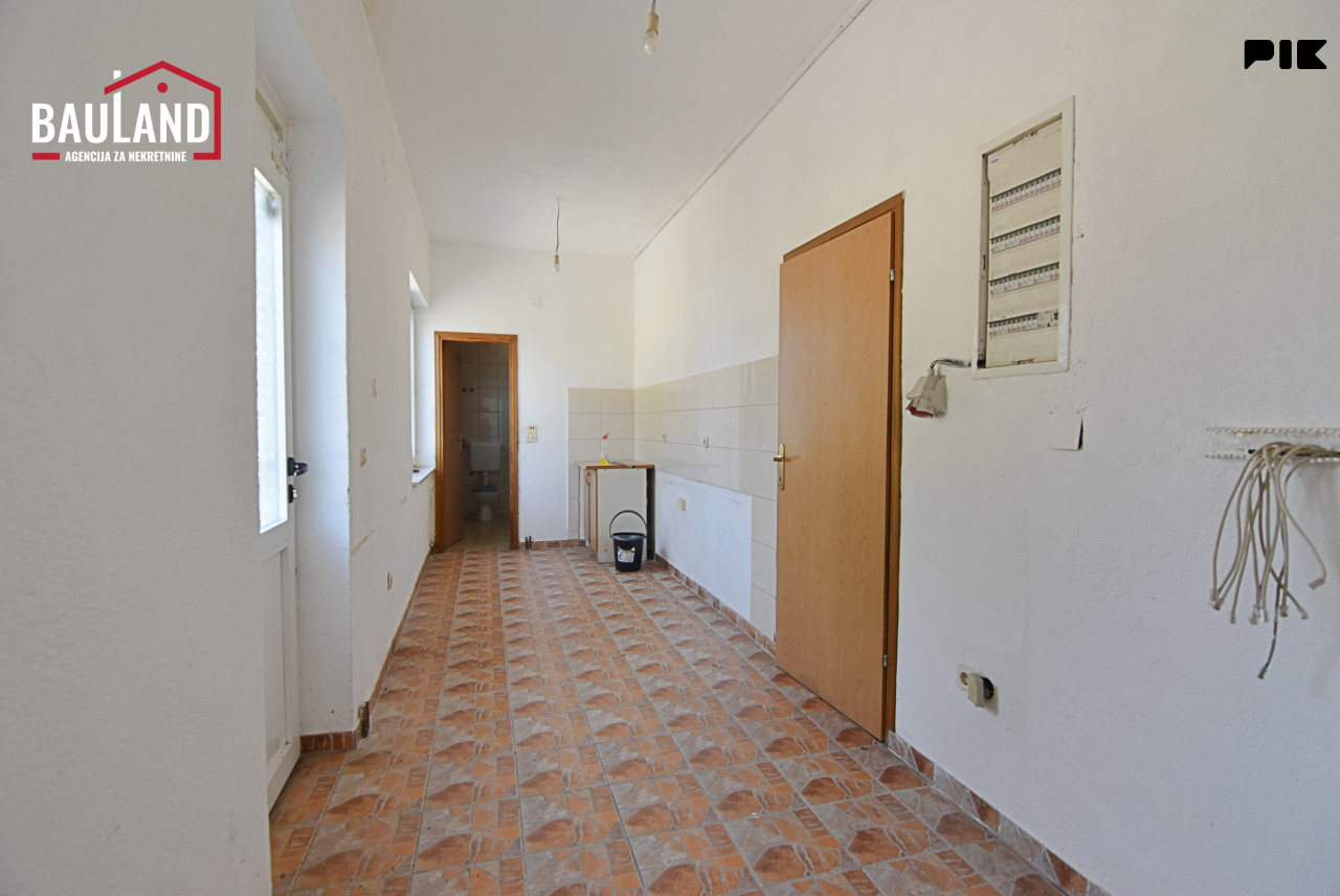 Samostojeći, višenamjenski poslovni prostor, 120m2 / Ilidža 9