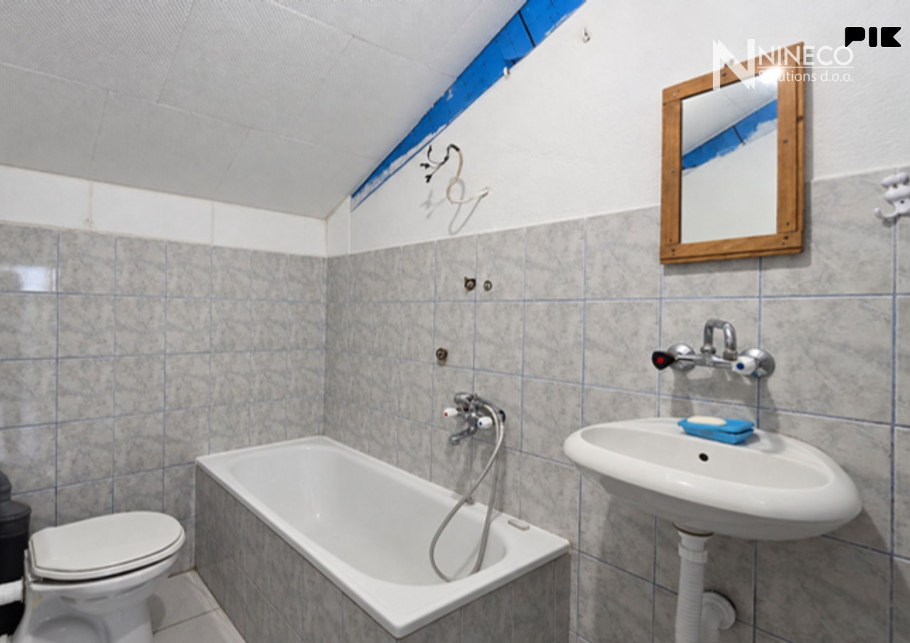 KUĆA - LAKTAŠI - 180 m2 9