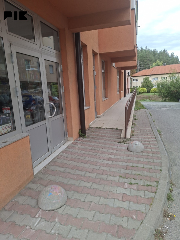 Poslovni prostor Banovići 7