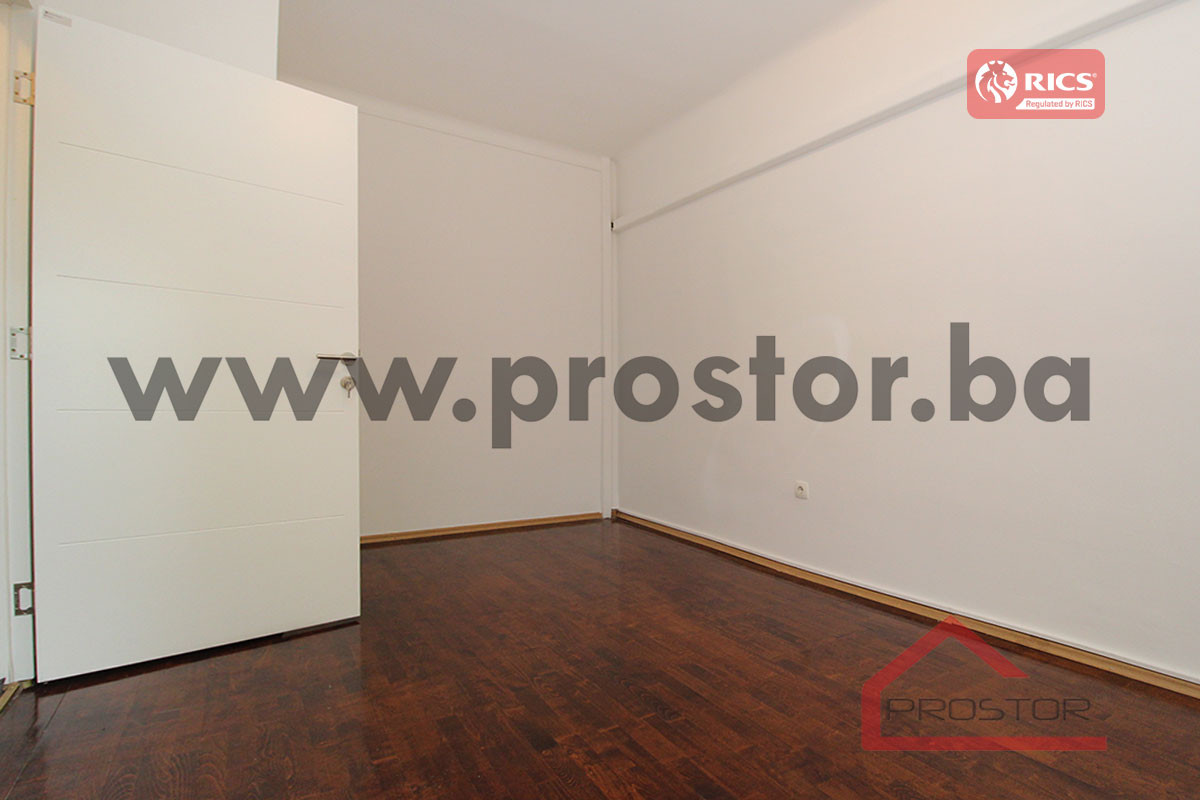 PROSTOR izdaje: Trosoban stan, 80m2, Kovačići 7