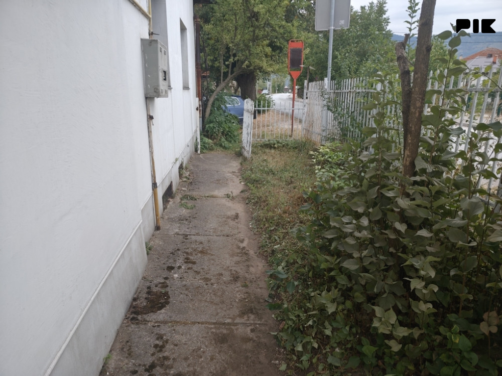 IZDAVANJE mala jednosobna kuca sa osnovnim namjestajem 8