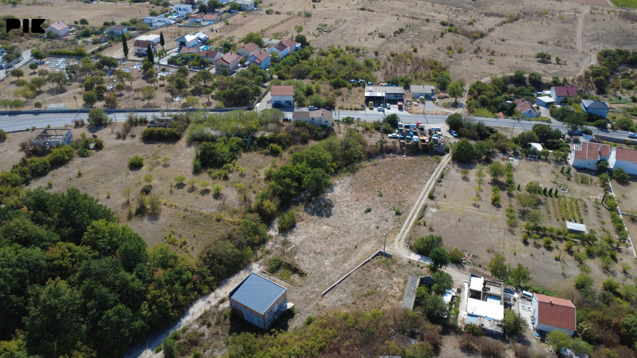 Građevinsko zemljište Mostar 600-900m2 3