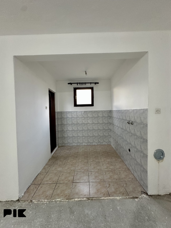 Kuća Elezagići 72 m2+ zemljište 5000 m2 5