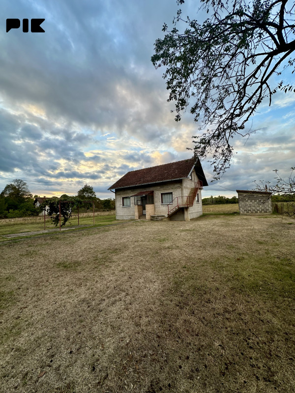 Kuća Elezagići 72 m2+ zemljište 5000 m2