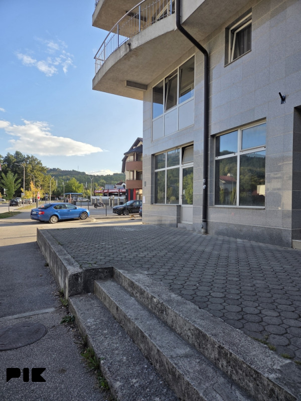 Prodaja - poslovni prostor 73m2 - ul. Ive Andrića