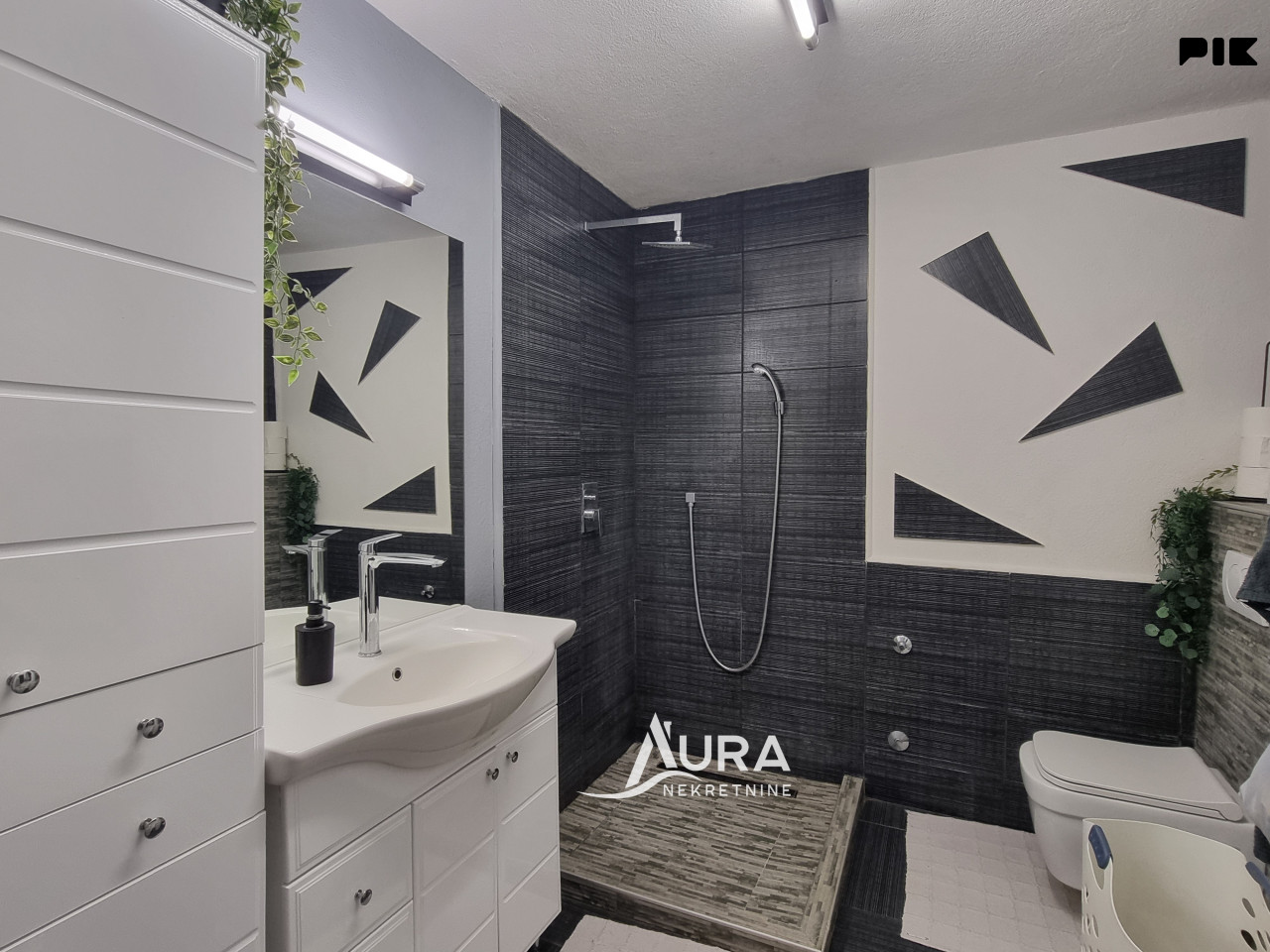 AURA/ Šarmantna kuća u srcu starog grada 8
