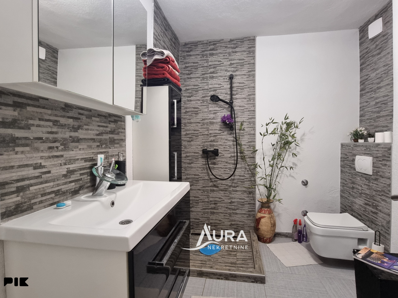 AURA/ Šarmantna kuća u srcu starog grada 17
