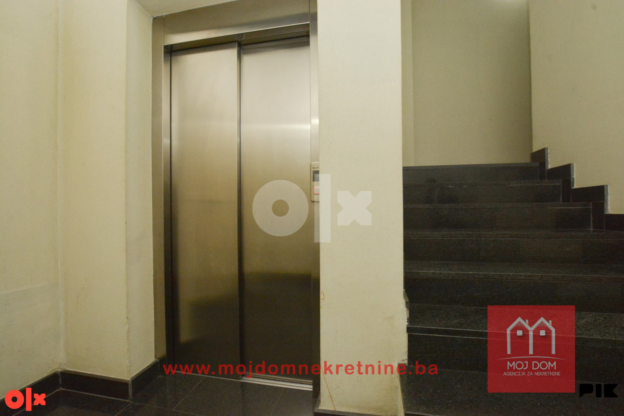 Trosoban stan sa lođom 67m2 u zgradi Unigradnje Otoka 20