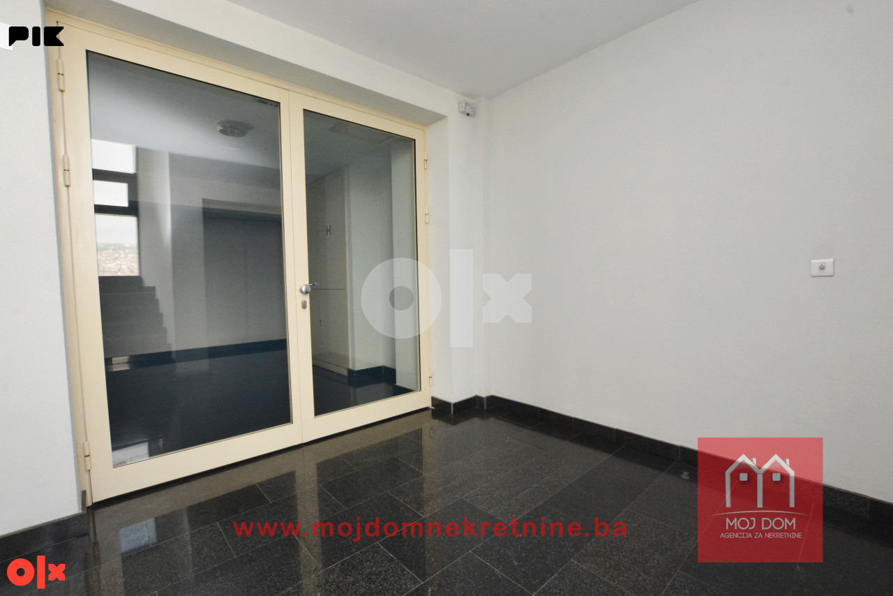 Trosoban stan sa lođom 67m2 u zgradi Unigradnje Otoka 22