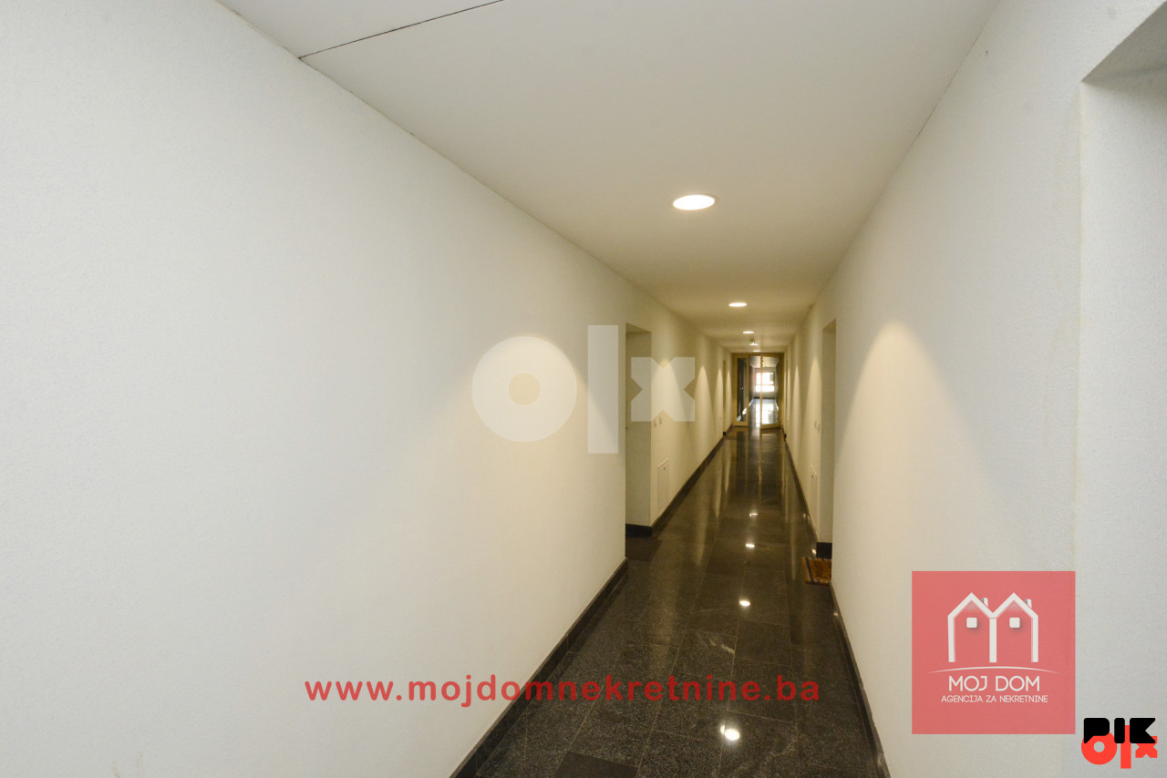 Trosoban stan sa lođom 67m2 u zgradi Unigradnje Otoka 19