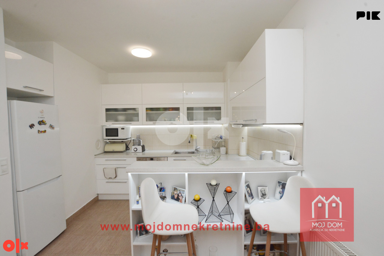 Trosoban stan sa lođom 67m2 u zgradi Unigradnje Otoka 6