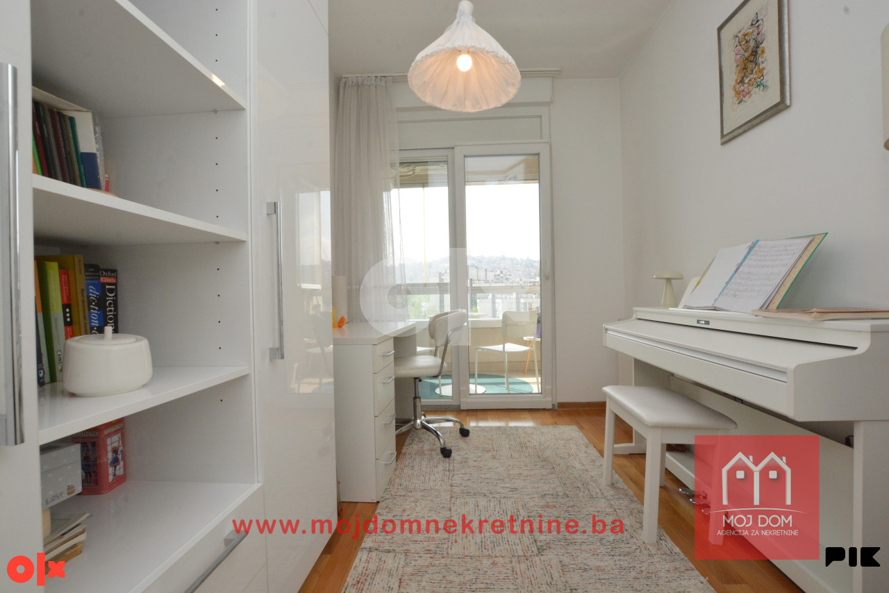 Trosoban stan sa lođom 67m2 u zgradi Unigradnje Otoka 10