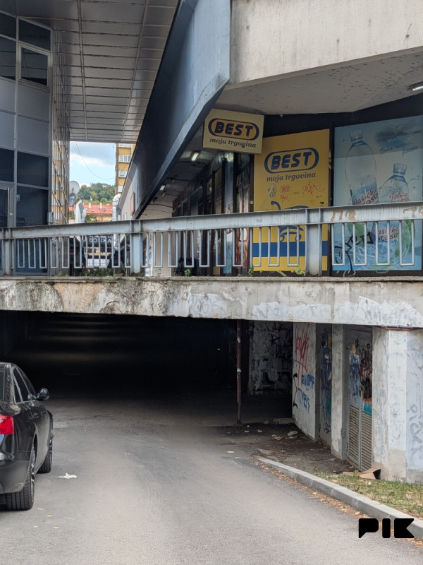 Garaža Grbavica shopping shoping soping vils 3