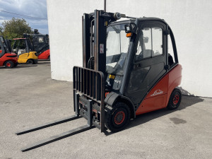 Viljuskar Linde H25 zatvorena kabina/Triplex