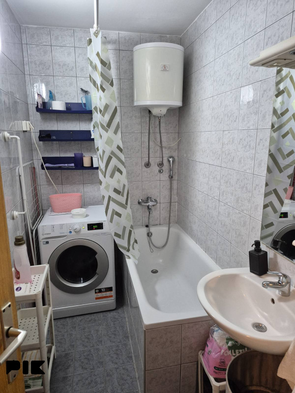 Izdavanje dvosobnog stana 54m2 Pecara 2 7