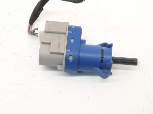 8T4T9G854AA PODPEDALNI PREKIDAC  FORD FOCUS 2015-2018