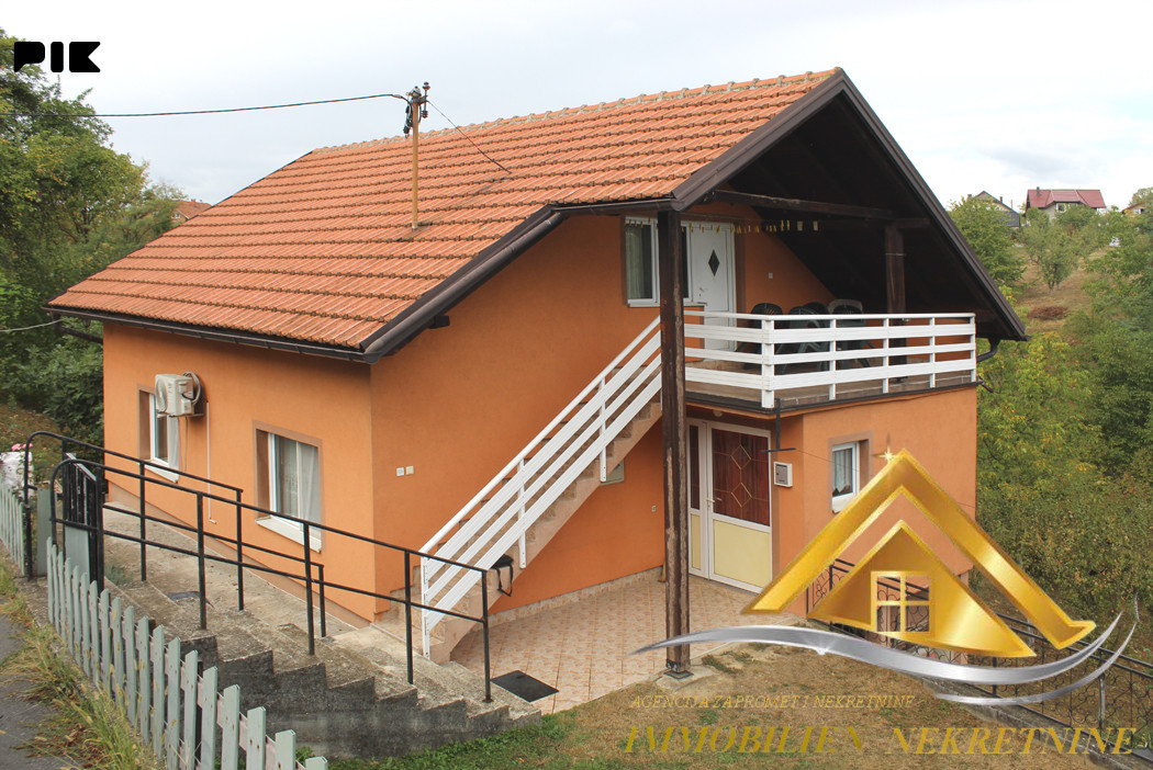 Porodična kuća sa velikom okućnicom i garažom, Đurđevik, Živinice