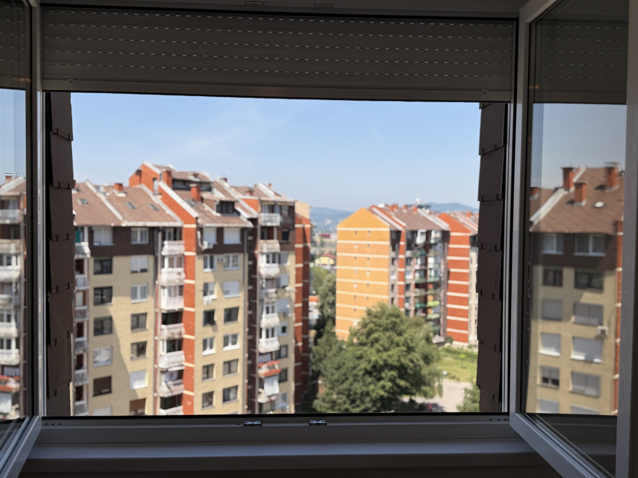 NOVO ADAPTIRAN/Trosoban stan/Vojničko polje/77 m2/balkon 9