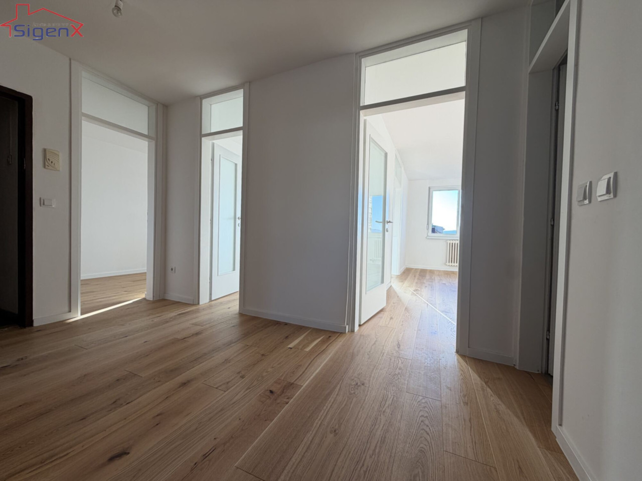 NOVO ADAPTIRAN/Trosoban stan/Vojničko polje/77 m2/balkon 25