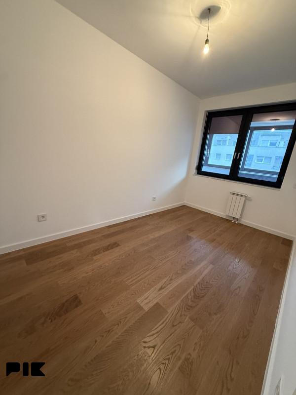 Trosoban stan 83m2 - naselje Centar (pogodan za poslovanje) 6