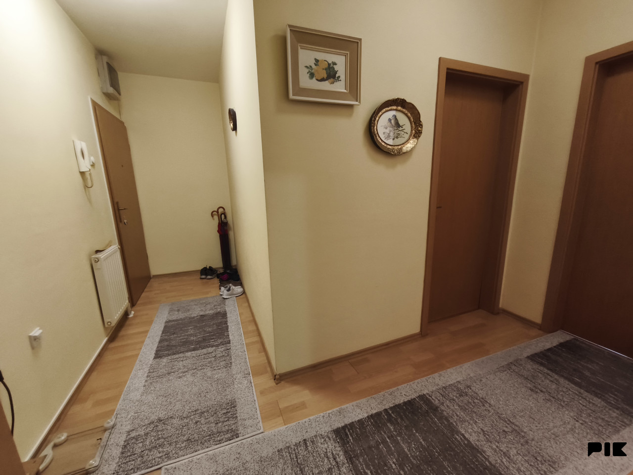 TROSOBAN STAN 50m2 ŽUTE ZGRADE - PETRIĆEVAC 3