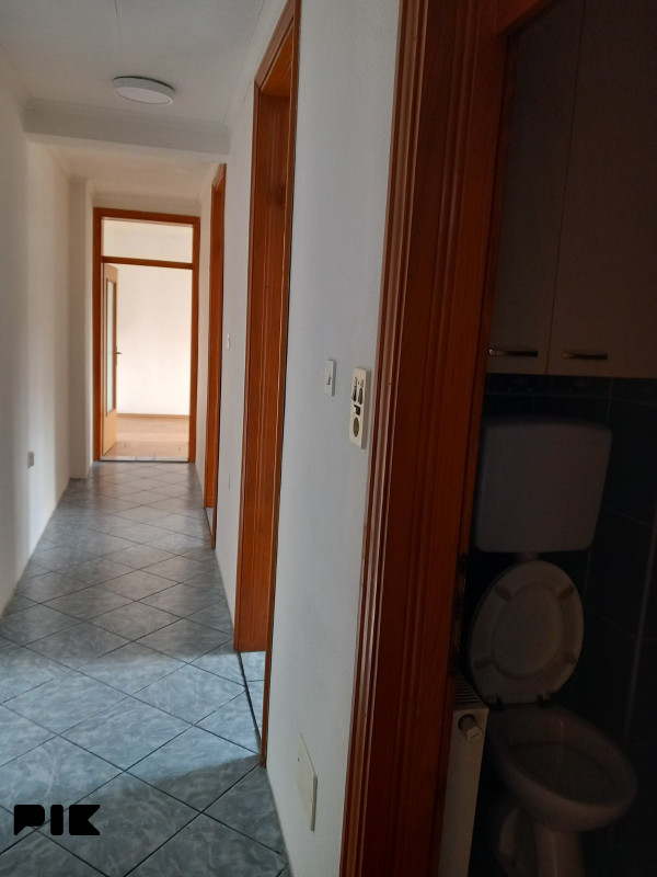 Iznajmljuje se dvosoban stan 46 m2 - Lukavac 2