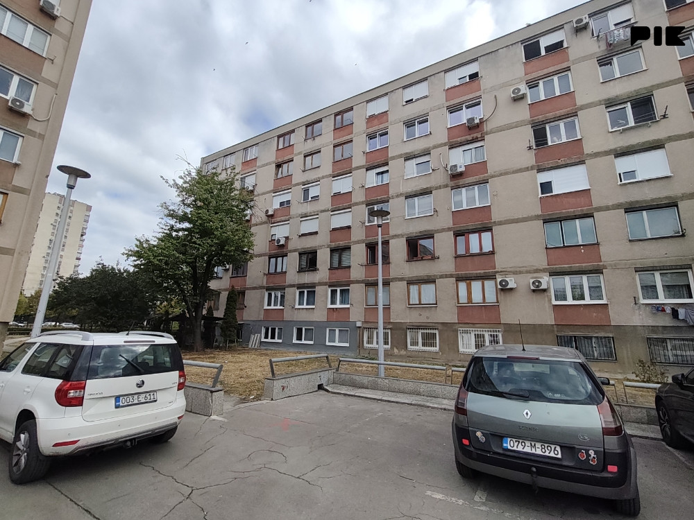 Dvosoban stan / Otoka - Cengic Vila 2 / Gradacacka ulica 52m2 3