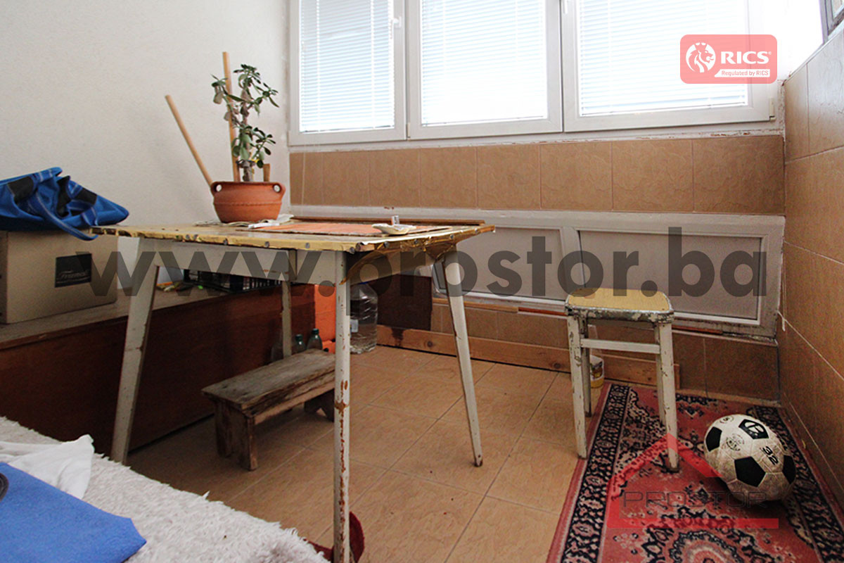 PROSTOR izdaje: Trosoban stan, 68m2, Alipašino polje 9