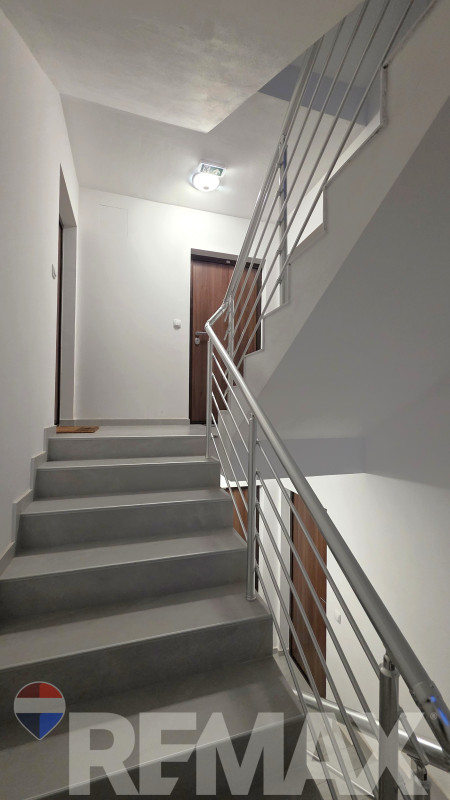Dvosoban stan sa parking mjestom | 45 m2 | Ada 9