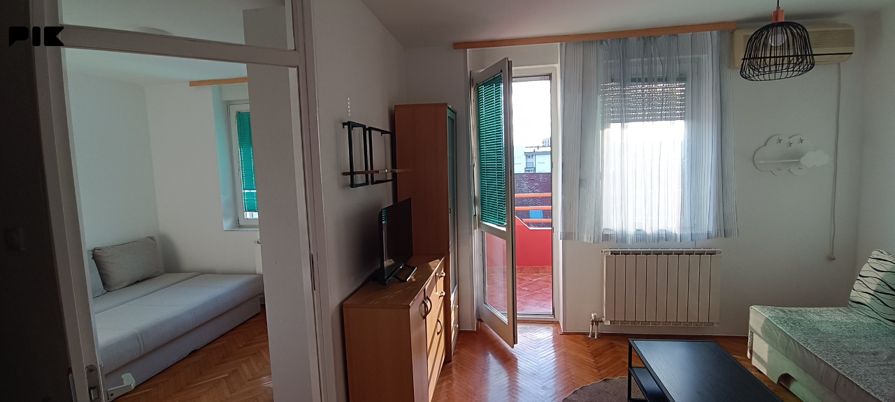 Izdajem stan 39m2 - Bijeljina Centar - Odmah useljiv