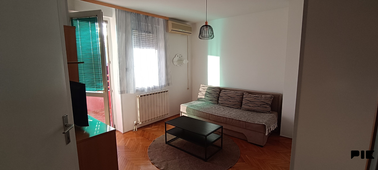 Izdajem stan 39m2 - Bijeljina Centar - Odmah useljiv 2