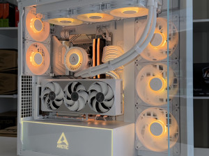 Gaming PC Nvidia RTX 5080 16GB/Ryzen 7 7800X3D/32GB DDR5/2TB SSD