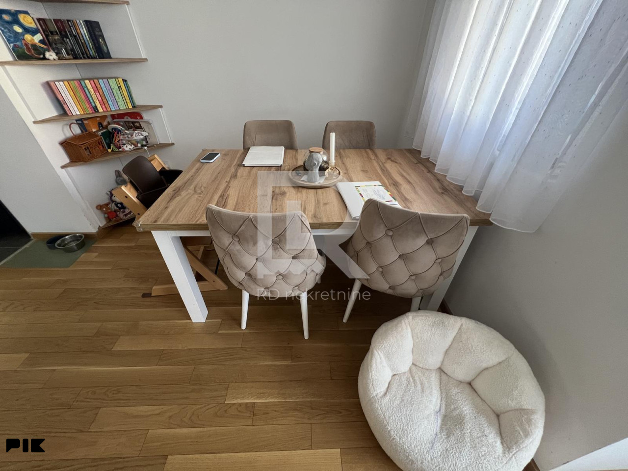 Na prodaju namješten dvosoban stan 45 m2, novogradnja Borik 15