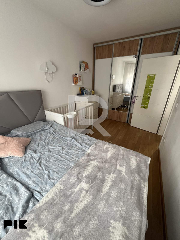 Na prodaju namješten dvosoban stan 45 m2, novogradnja Borik 22
