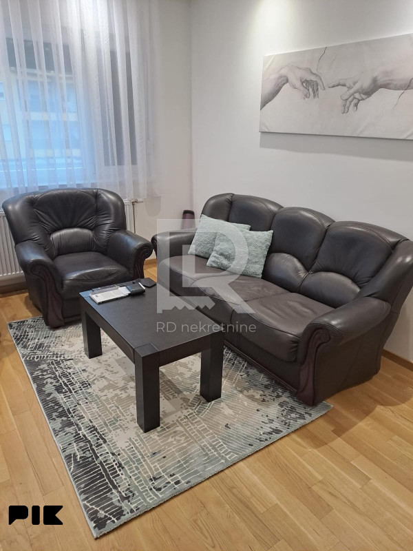 Na prodaju namješten dvosoban stan 45 m2, novogradnja Borik 13