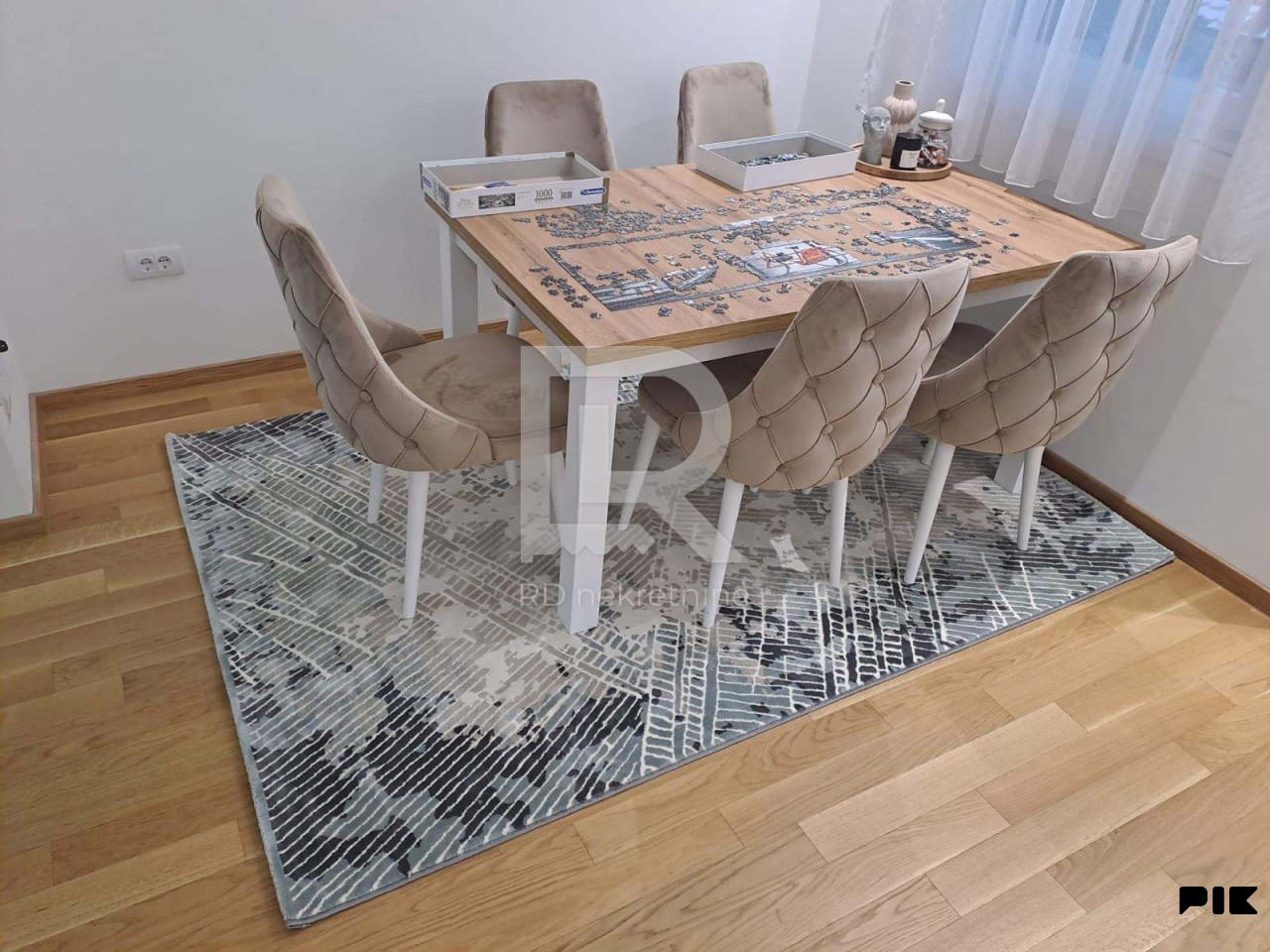 Na prodaju namješten dvosoban stan 45 m2, novogradnja Borik 16