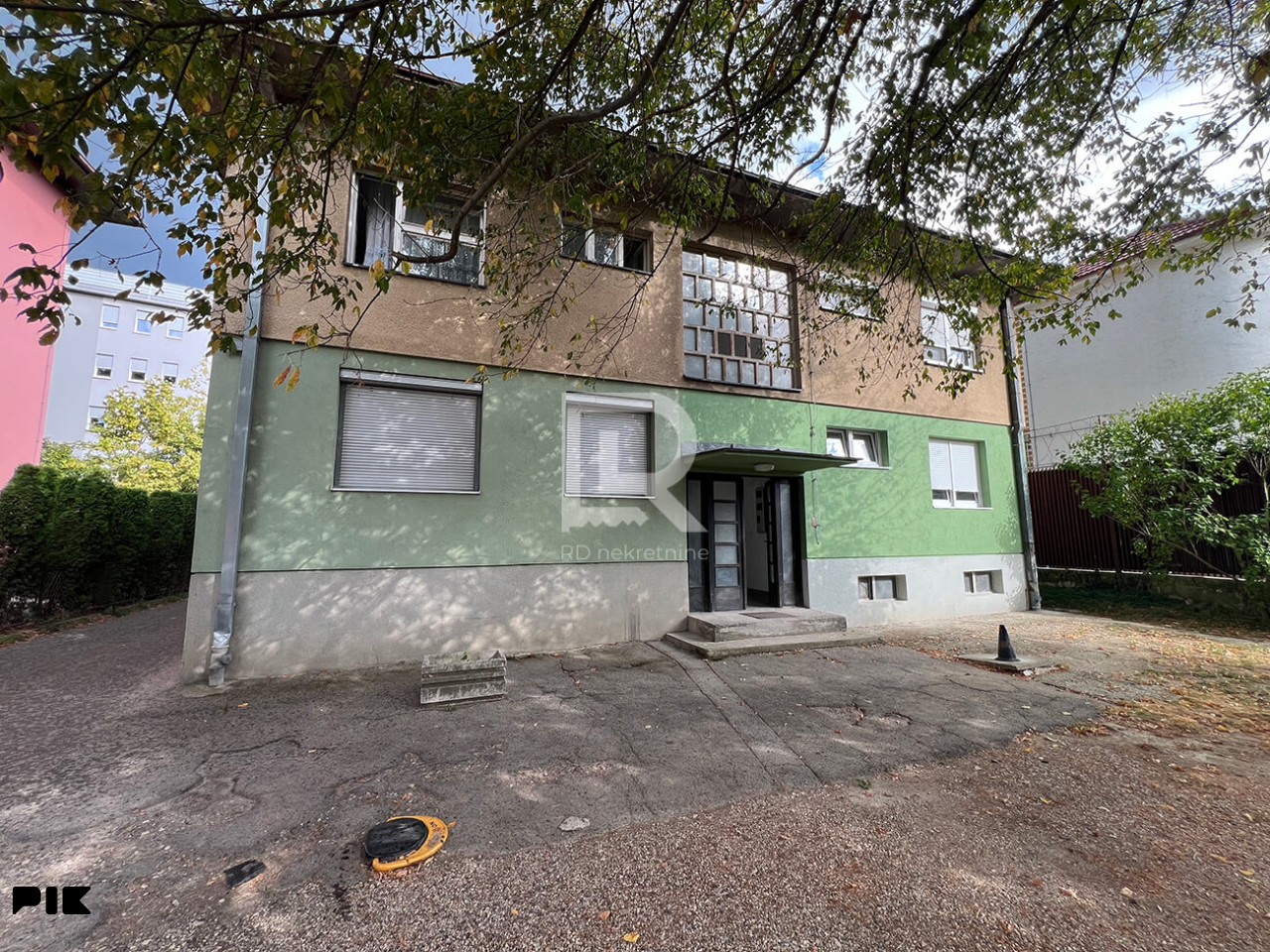 Iznajmljuje se dvoiposoban stan 59 m2 za poslovni prostor, Centar 3